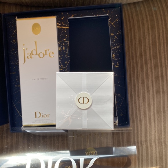 Dior perfume gift set with box - Picture 3 of 3